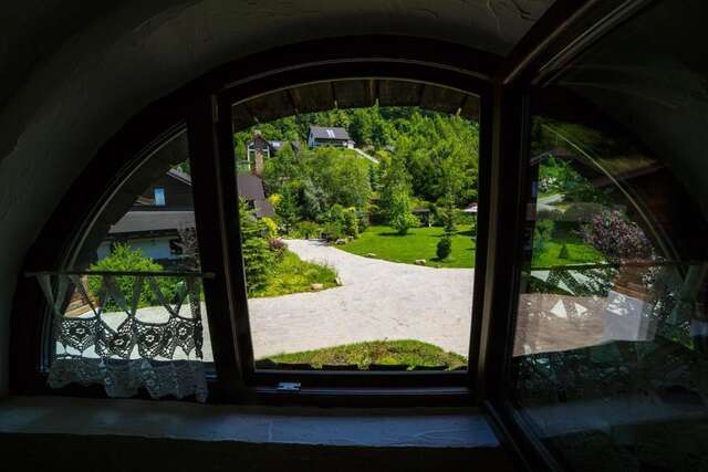 Гостевой дом Casa Poveste Pensiunea-Muzeu Кымпулунг-Молдовенеск-39